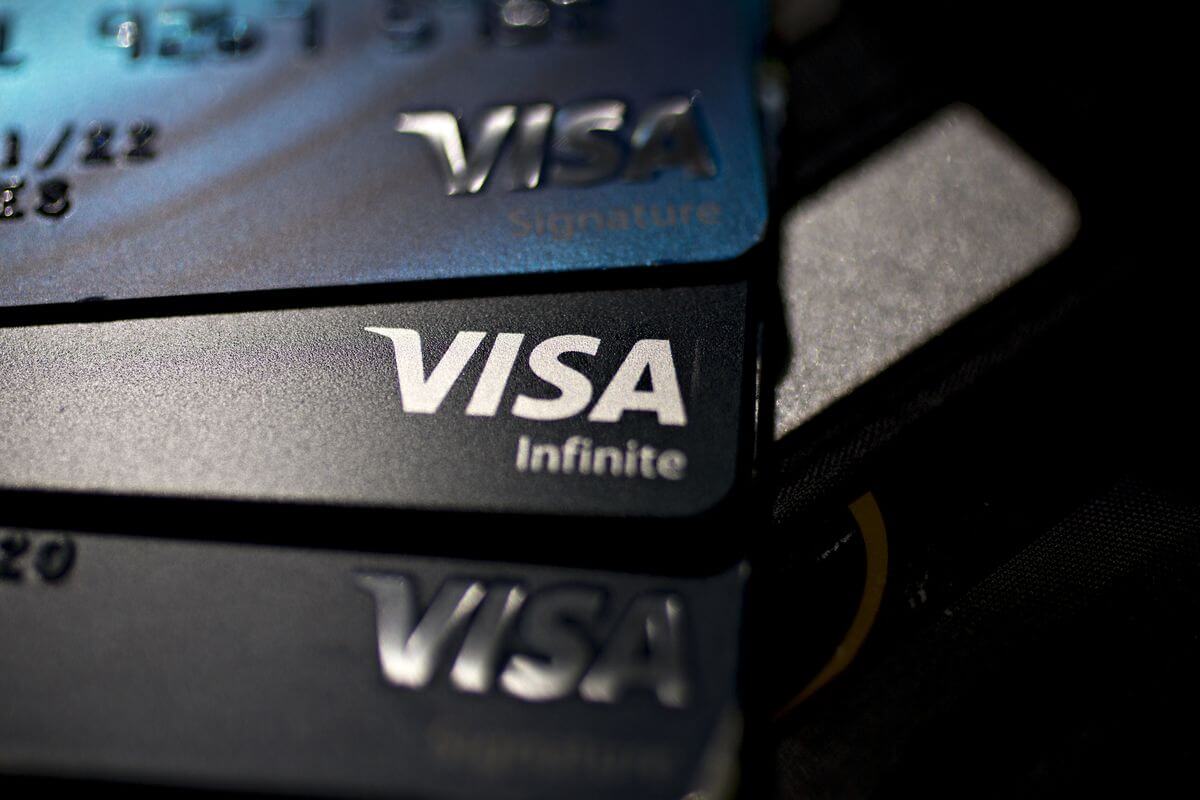 What is Behind Amazon’s Fight with Visa Cards